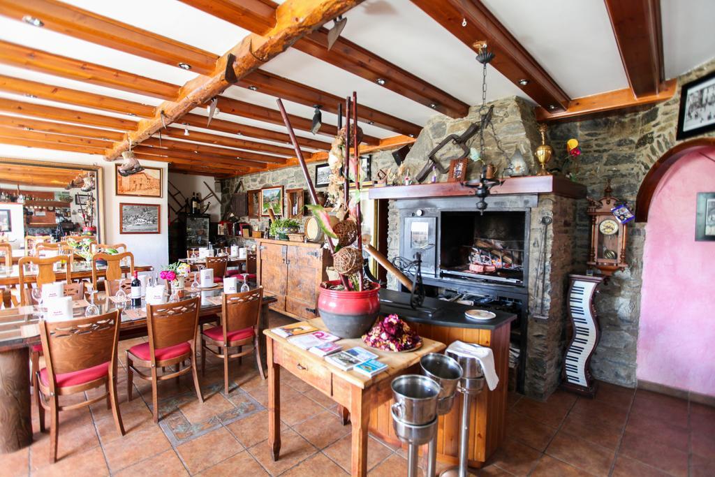 Casa Rural Restaurant Borda Patxeta 카닐료 외부 사진