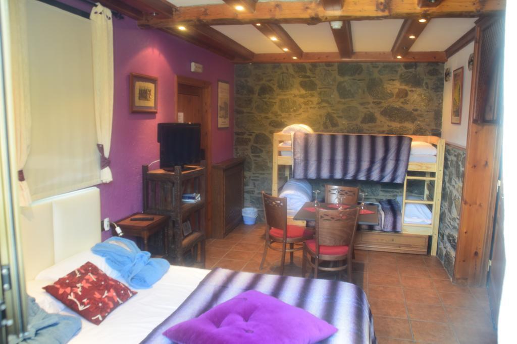Casa Rural Restaurant Borda Patxeta 카닐료 객실 사진