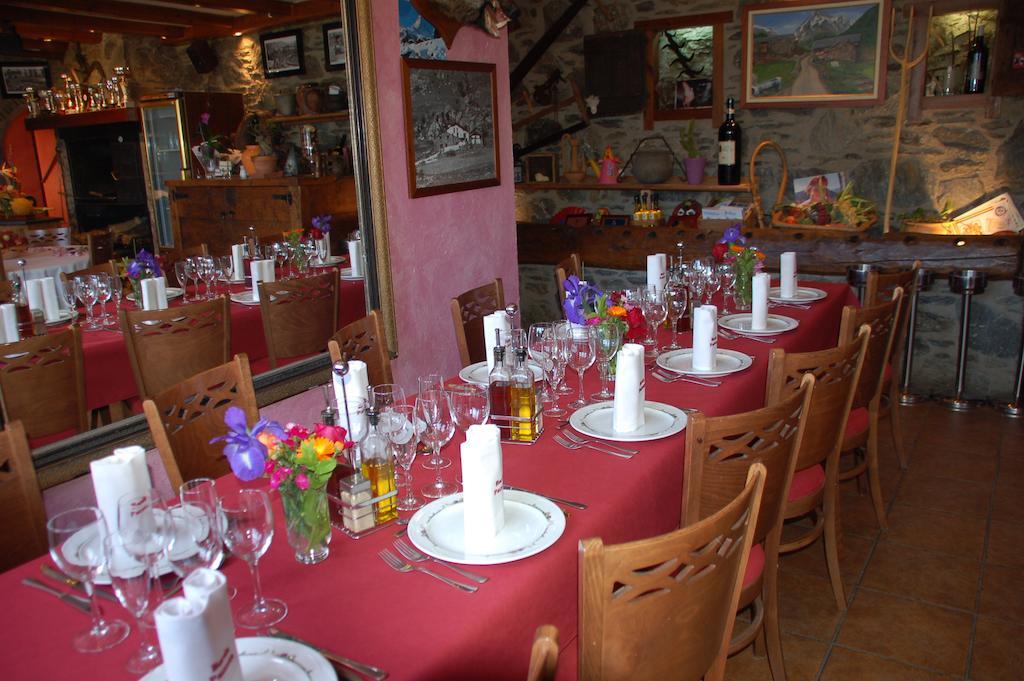 Casa Rural Restaurant Borda Patxeta 카닐료 외부 사진
